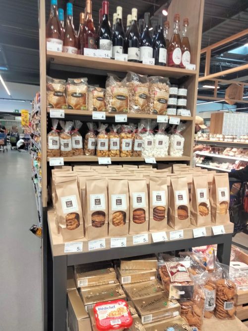 Points de vente chez E-Leclerc Aurillac des biscuits réalisés par Karine Teulière, Biscuiterie Farine & Beurre, à Laroquebrou dans le Cantal